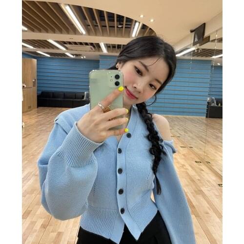 Kpop TWICE Women Cardigans Tops Autumn Short Sexy Strapless Sweater Women Streetwear Knitted V-neck Long Sleeve Slim Sweaters
