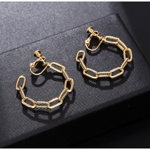 Retro Carved Texture Metal Hoop Clip on Earrings for Women Fashion Statement Non Pierced Round Ear Clips Punk Vintage Jewelry