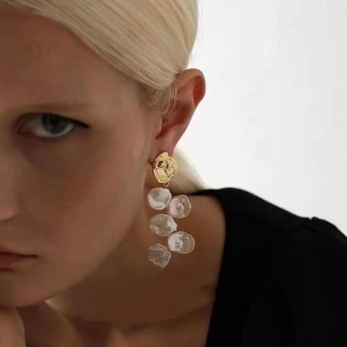 Rispada EH33788 Irregular pearl design earrings