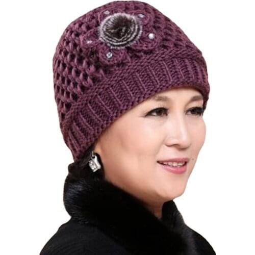 Winter Beanies Hat Middle-aged Womens Knit Cap Flowers Peas Hat Elegant Womens Plush Warm Mother Hat