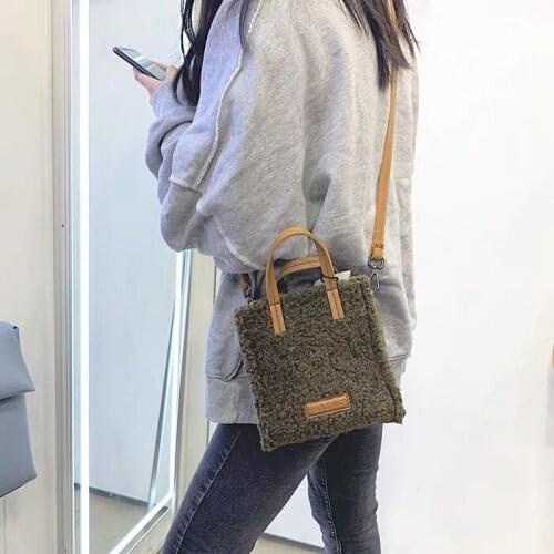 Designer Women Handbags Luxury Faux Fur Shoulder Bag Fluffy Plush Small Tote Winter Purses 2022 Fashion Lambswool Crossbody Bag