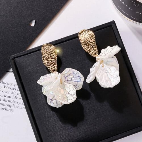 Fashion Famous Brand Design White Shell Flower Petal Drop Earrings Statement pendientes Jewelry For Women
