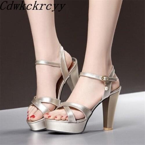 Summer New pattern fashion Simplicity temperament Women sandals Golden silvery black sexy Thick bottom Women sandals size 34-43