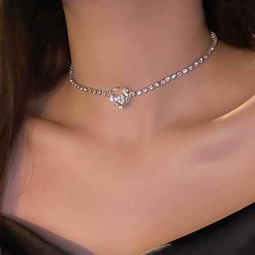 Sweet Crystal Heart Choker Necklace for Women Geometric Rhinestone Chain Necklace Statement Party Jewelry Gifts