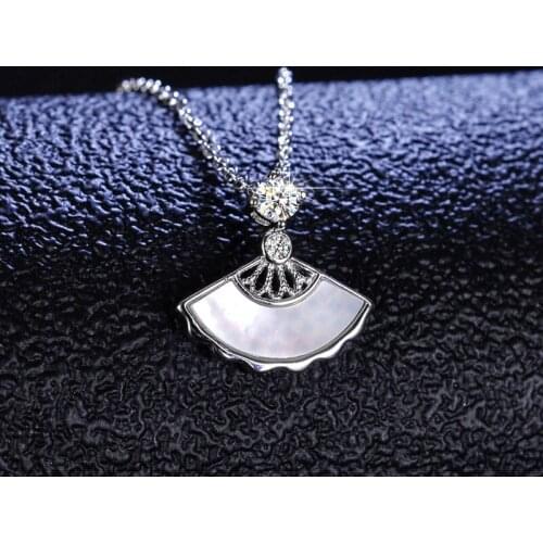 Moissanite Pendant 925 Silver Necklace Womens Fan Style Free Clavicle Chain Engagement Jewelry