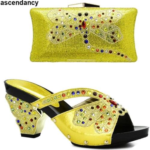 New Yellow Color Italian Ladies Shoes and Bags To Match Set Decorated with Rhinestone Nigerian Women Wedding Shoes and Bag Sets