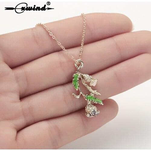 Cxwind Fashion Rose Flower Necklace Plant Necklaces for Women Leaf Pendant Necklace Charm Dainty Necklace Wedding Jewelry colar