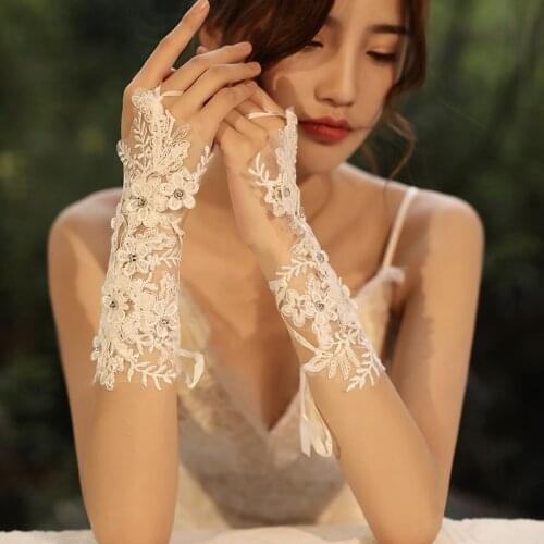 Cheap In Stock Lace Appliques Beads Fingerless Eblow Length With Flower Bridal Gloves Wedding Accessories