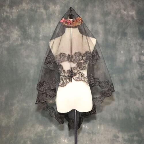 1.5M Bride Black Veil One-layer Wedding Vail Short Bridal Veil Appliqued Lace White ChampagneRed Ivory Veil Accessoire Mariage