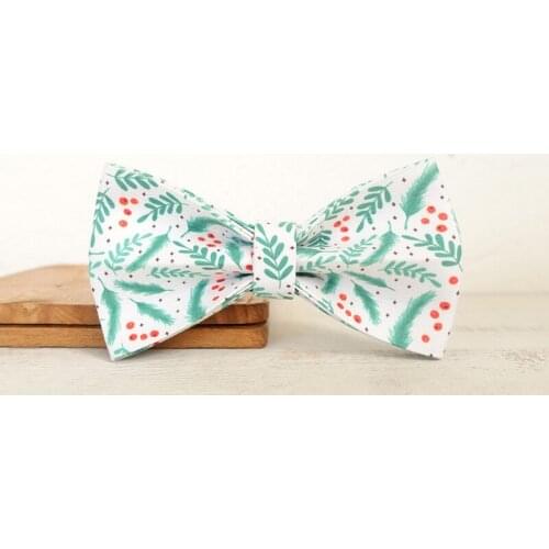 Christmas Mistletoe Dog Bowtie Pet Collar Accessory Puppy Cat Pet Supplies Grooming Tools Dogs Dismountable Ornamental Bow Tie