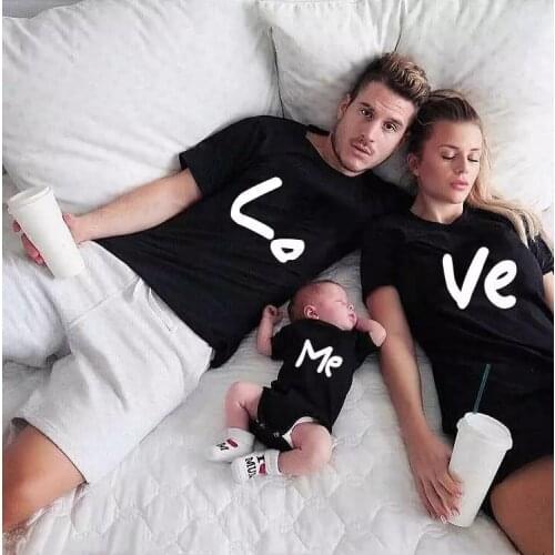 Funny Love Me Family Matching Clothes Mother Father Daughter Son Family Look Men Women Kids T-shirt Baby Bodysuit Summe Tops