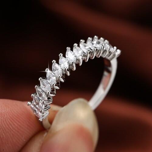 Single Row Inlaid Zircon Silver Color Rings Women Rings Simple Fashion Banquet Engagement Rings Give Girlfriend Birthday Gift