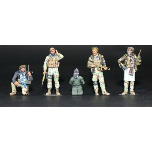 5 resin soldiers 1:35