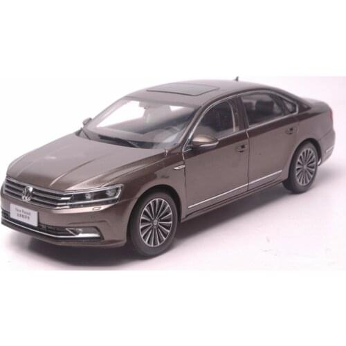 1:18 Diecast Model for Volkswagen VW Passat 2016 Brown Alloy Toy Car Miniature Collection Gifts
