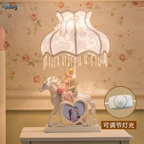 Modern Wedding Gift Pink Red Rose Table Lamps Bedroom Living Room Girlfriends Deco Romantic Hander Desk Lights PE Shade Fixtures