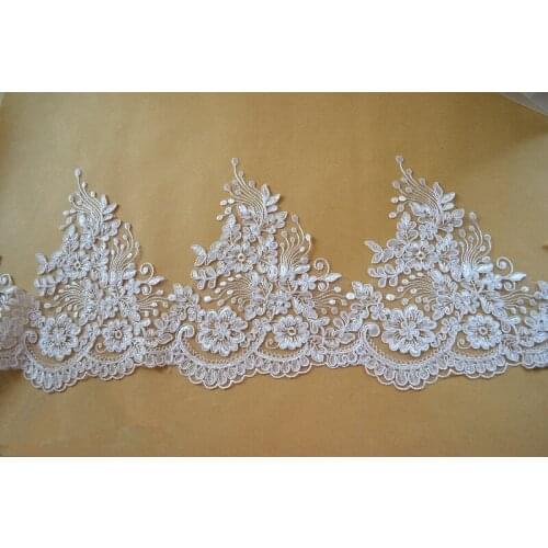 Thin lace trim flowers lace scallop trim Ivory Lace Boarder Trim DIY Veil Trim wedding dress hem 10 Yards
