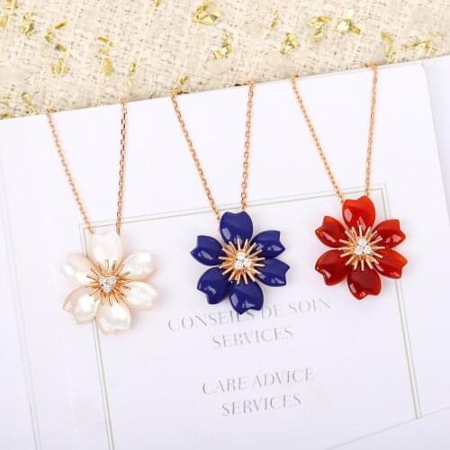 New Top Quality 2021 Trend Famous Brand Party Jewelry Necklaces For Women Rose Gold Color Europe Luxury Flowers Pendants Charms