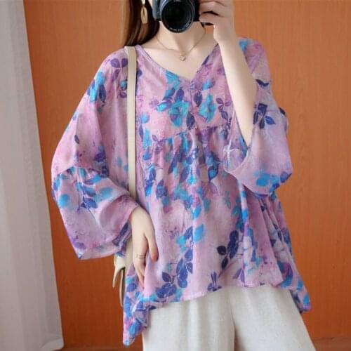 Oversized Women Loose Casual T-shirts New 2021 Spring Vintage Style V-neck Floral Print Female Batwing Sleeve Tops Tees S3566