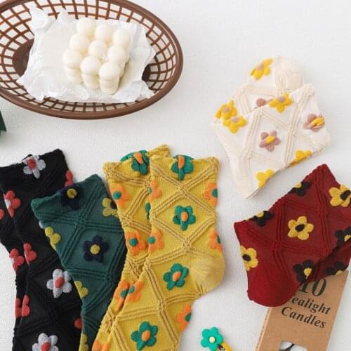 Womens Mid-tube Wet Socks Spring New Product Womens Cotton Japan and Korea Hyuna Style Retro Small Flower Socks Manufacturers