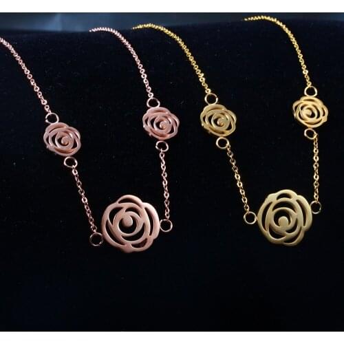Necklace of titanium steel gold rose flower fashion clavicle female Korean version chain plated hollow short section ancient and