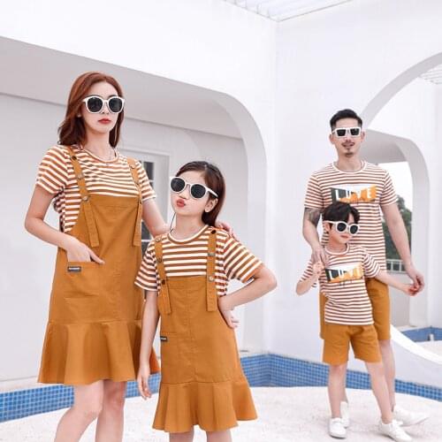 Summer Family Matching Outfits Mom Girls Stripe T-Shirt+Strap Skirt Father Boys T-Shirt+brown Shorts 2PCS Suit Vacation Clothes