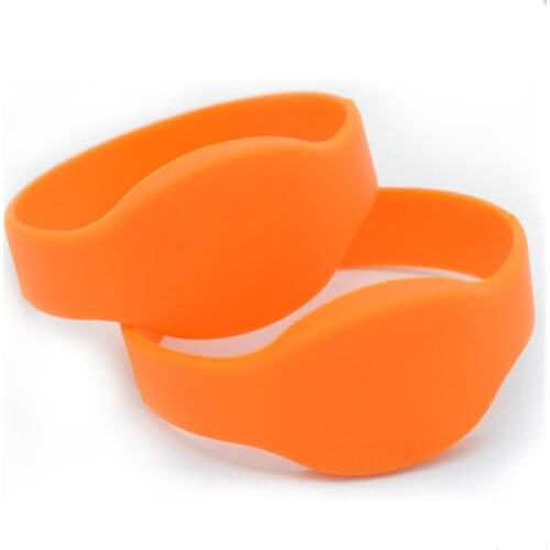 Customized making oval Waterproof 125khz TK4100 Rfid Silicone Wristband