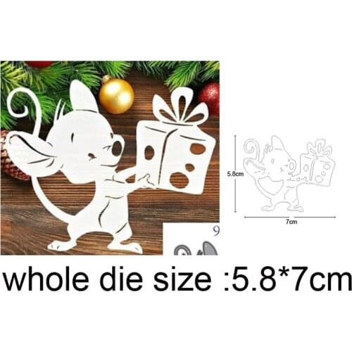 Christmas Mouse Holding Gift Box Metal Cutting Dies Scrapbooking Stencils DIY Stamp Cards Embossing Die Cuts Craft Dies 2020 NEW
