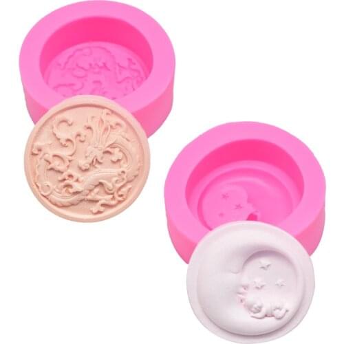 Five-Clawed Dragon Parent-Child Moon Candle Silicone Mold for DIY Soap Chocolate Candy Ornaments Plaster Fondant Mould Kitchen