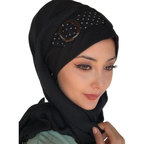 Yeni Moda Kadın Tesettür 2021 Türban Şapka Fular Eşarp İslami Başörtüsü Hijab Üzeri Beyaz Noktalı Kemer Detaylı Siyah Şal