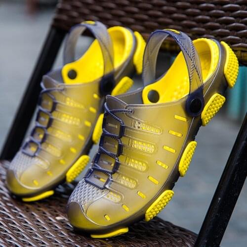 2021 Hot Sale Summer Cheap Clogs Men Yellow Beach Sandals Casual Outdoor Slip On Men Garden Shoes Sandalias De Hombre