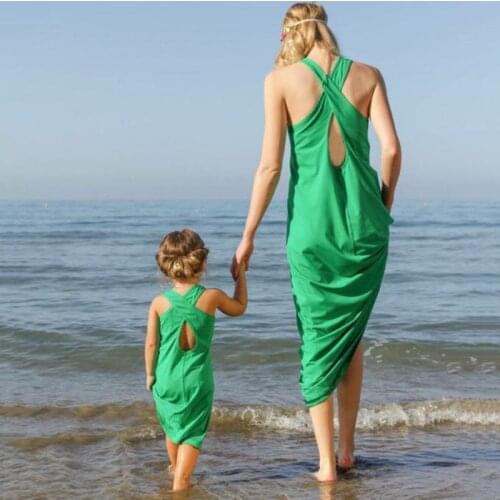 Family Matching Outfit Family Look Sea Mother Daughter Dresses Holiday 2018 Summer Sleeveless Sandy Beach Dress Family Matching