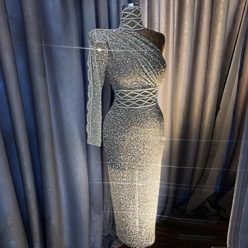 Sparkle Silver Sequined Crystal Straight Prom Dresses Luxury One Shoulder Rhinestones Prom Gowns Tea LengthHigh Collar Vestidos
