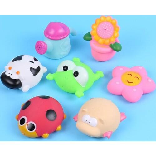 Baby Bath Toys Soft Rubber Water Spray Colorful Animals Model Squeeze Sound Spraying Beach Bathroom Toys For Kids