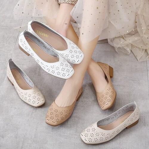 Soft Sole Hollow Loafers Shoes Women Low-heeled Flat Shoes Spring Summer Casual Shoes Fashion All-match Lazy Beanie High Heels