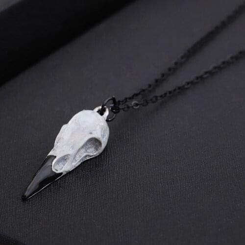Yanqueens 3D Raven Skull Pendant Necklace Resin Replica Raven Crow Gothic Gift Goth Skull Jewelry