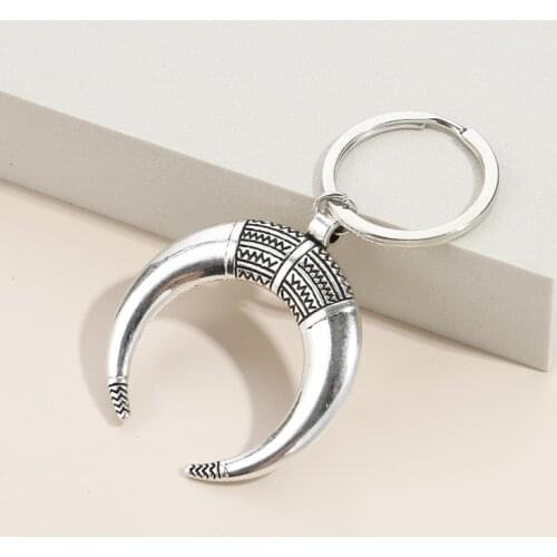 Metal Keychain Cow Horn Key Ring Moon Shaped Key Chains For Women Men Handbag Accessorie Car Hanging DIY Punk Jewelry Gifts