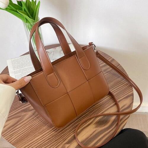 Weave Tote Bucket bag 2021 Fashion New High-quality Leather Womens Designer Handbag Travel Shoulder Messenger Bag Phone Purses