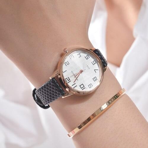 2020 New Fashion Women Watches Casual Leather Quartz Wrist Watch Ladies Dress Watch Zegarek Damski Relogio Feminino Female Clock