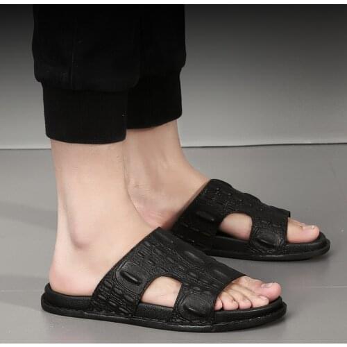 2021 Mens Slippers EVA Mens Shoes Womens Non-slip Deodorant Slippers Soft Black And White Stripes Summer Casual Men