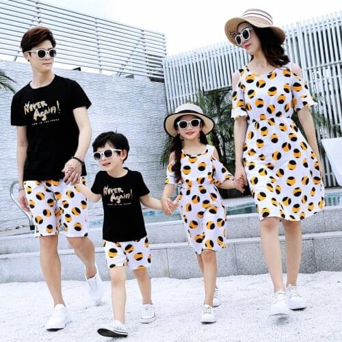 2019 Family Set Beach Clothes Bohemian Mother/Mom and Daughter Dresses Clothes Father Son Clothing Sets Family Clothing 3XL