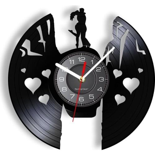 Love Defeats Everything Retro Wall Clock in Love Couple Huging Kissing Over a Cliff Vinyl Wall Watch Home Decor Gift for Beloved