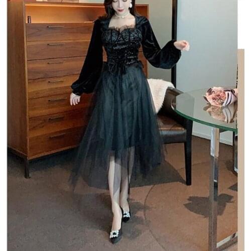 Net yarn dress 2020 autumn and winter new elegant square collar velvet net yarn stitching was thin temperament bubble sleeve dre