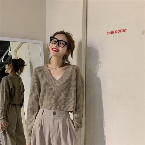 Early autumn new school style versatile loose short design button back V-Neck Sweater for women