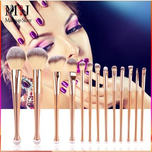 VKTECH Blush Brushes
