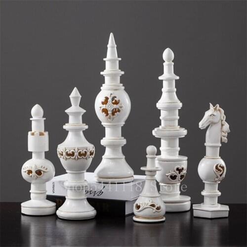 6pcs/1 Set Medieval Chess Pieces Plastic Chess Pieces International Word Chess Entertainment Black and White 44cm New