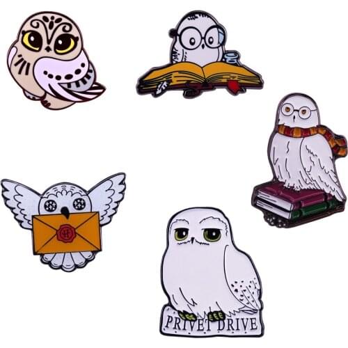 Hedwig enamel pin owl post brooch cute magical witchcraft jewelry beautiful movie fans decor