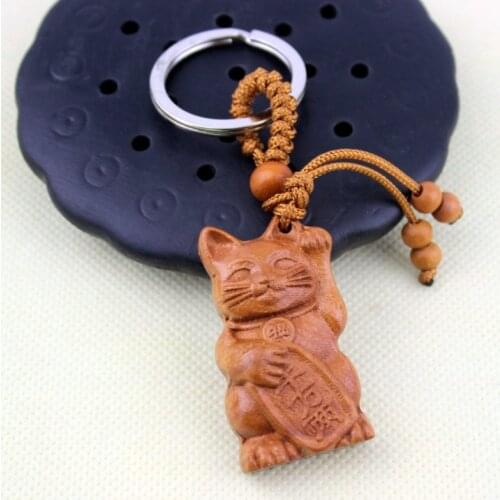 Maneki Neko Lucky Fortune Cat Carving Wooden Pendant Keychain Key Ring Chain Wood Carving Ornaments jewelry gift drop shipping