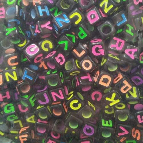 Mixed Black Acrylic Alphabet Beads Colorful Letters Cube Beads For Jewelry Making 6x6mm 7x7 10x10mm Pick Size 100pcs/lot
