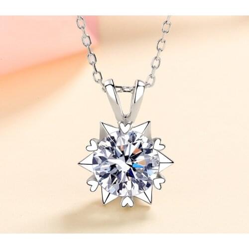 Heart Six Prong Snowflake Necklace 925 Sterling Silver Diamond Test Passed 1 Carat D Color Round Moissanite Necklace for Women