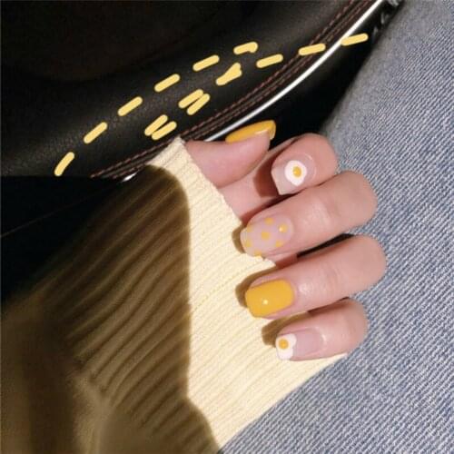 Ins cute pure color with Poached egg pattern fake nails Japanese Bride full nail tips 24pcs lady false nails short size